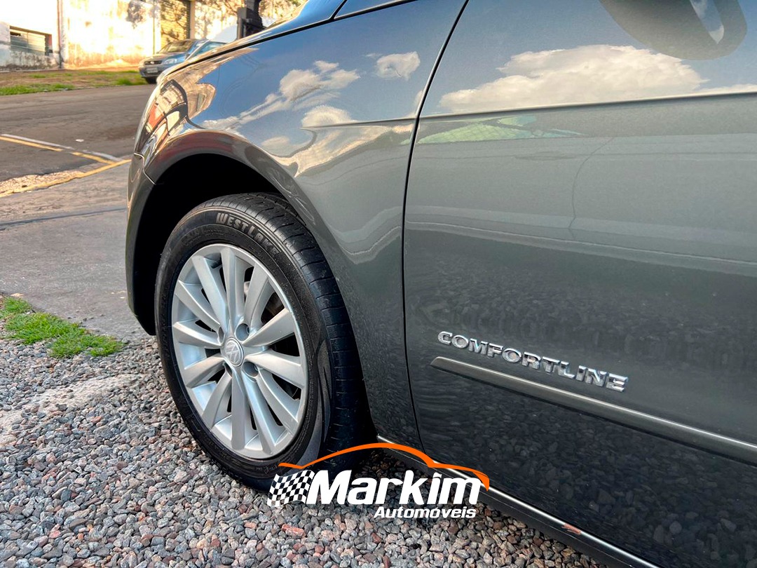 
								Volkswagen Gol Comfortline 1.0 2015 full									