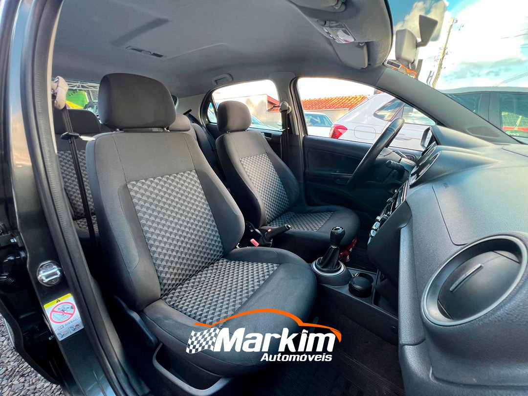 
								Volkswagen Gol Comfortline 1.0 2015 full									