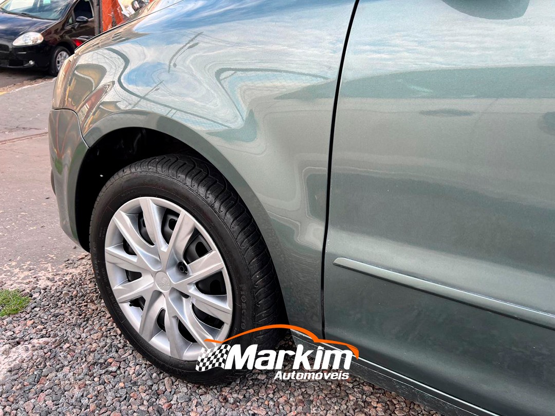 
								Volkswagen Fox Trend 1.0 2012 full									