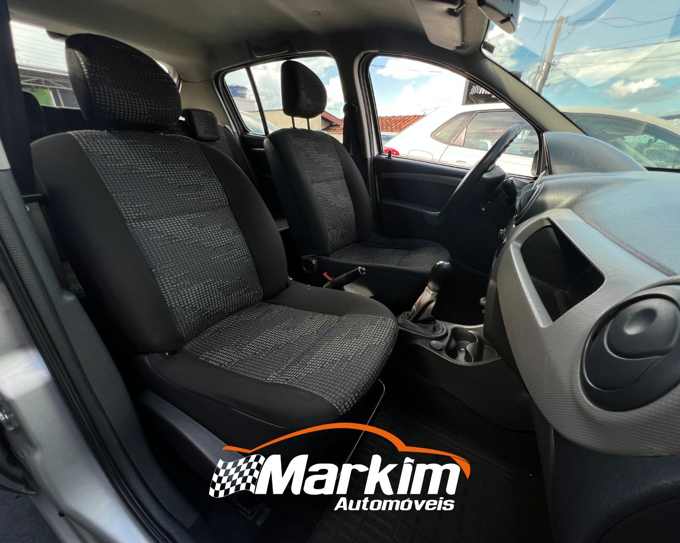 
								Renault Sandero Expression 1.0 2010 full									