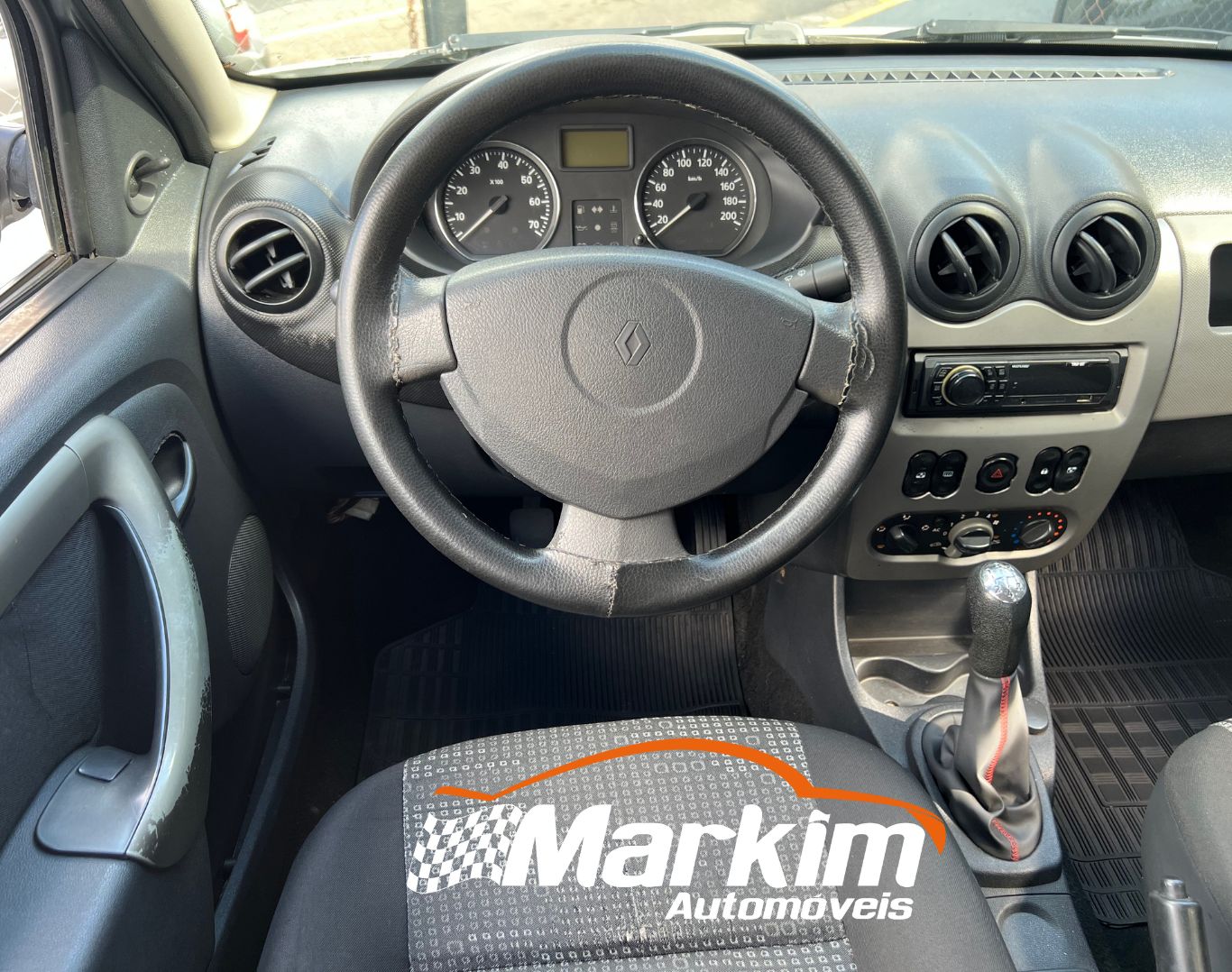 
								Renault Sandero Expression 1.0 2010 full									