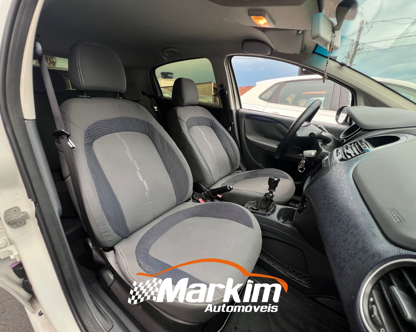 
								Fiat Punto Attractive 1.4 2014 full									