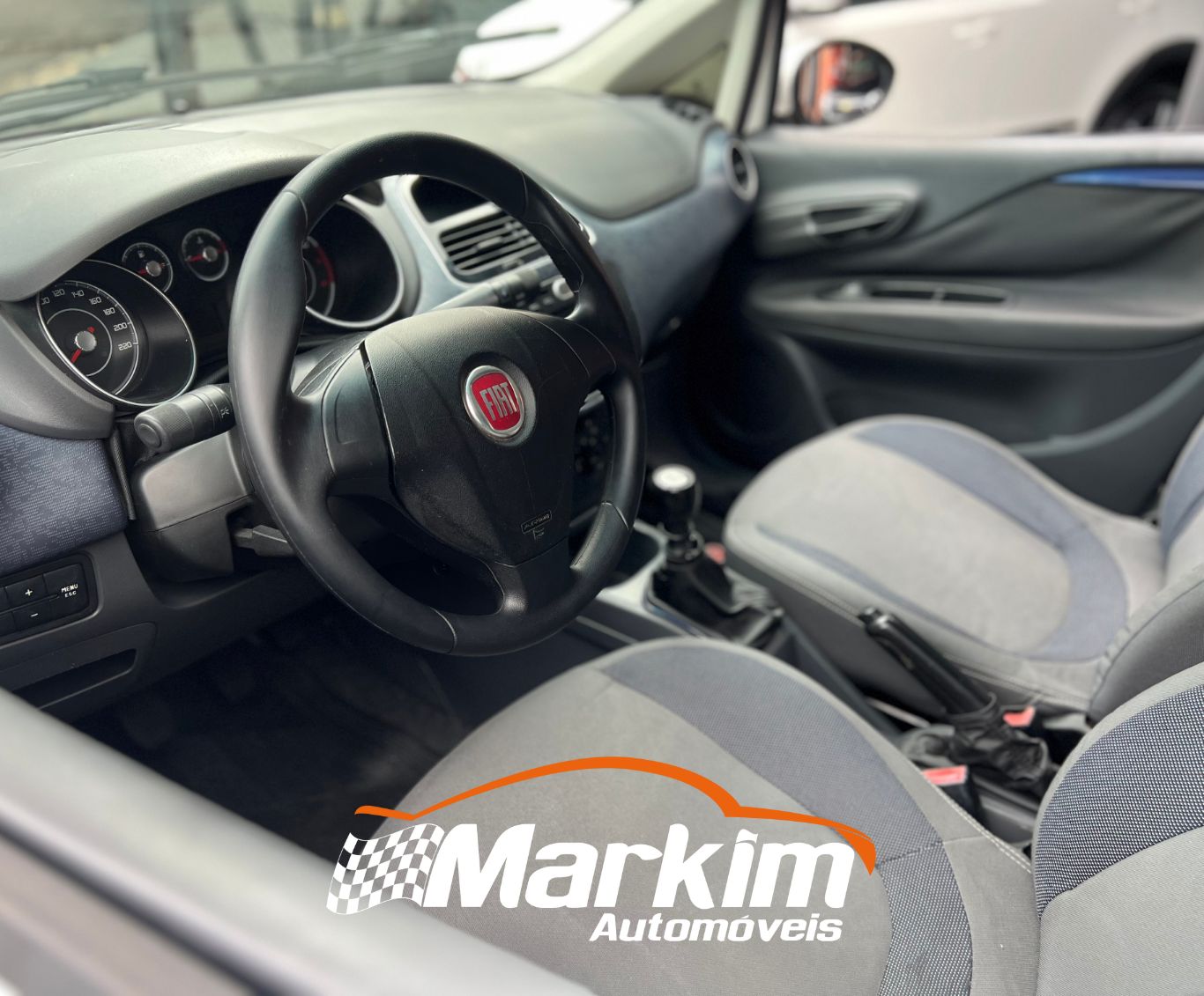 
								Fiat Punto Attractive 1.4 2014 full									